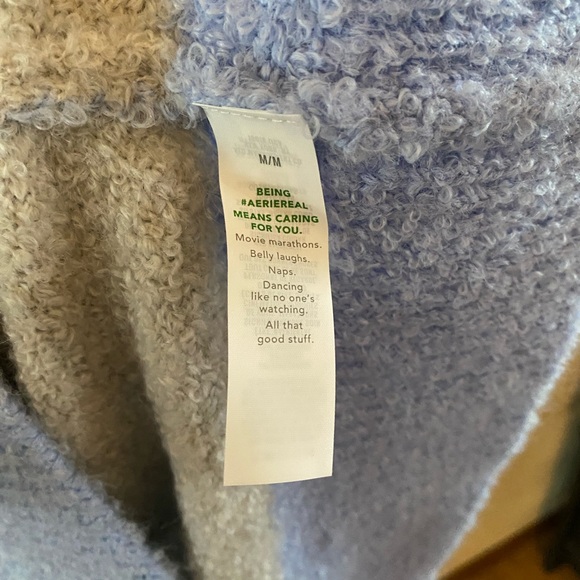 Aerie Cozy V-Neck Sweater in Blue and Gray Size Medium - Picture 4 of 5